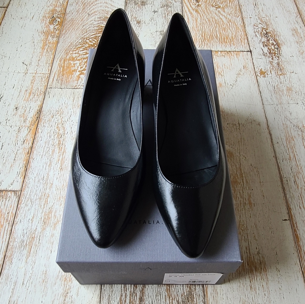 NIB Aquatalia Black Crinkle "Pasha" Leather Pump 5.5